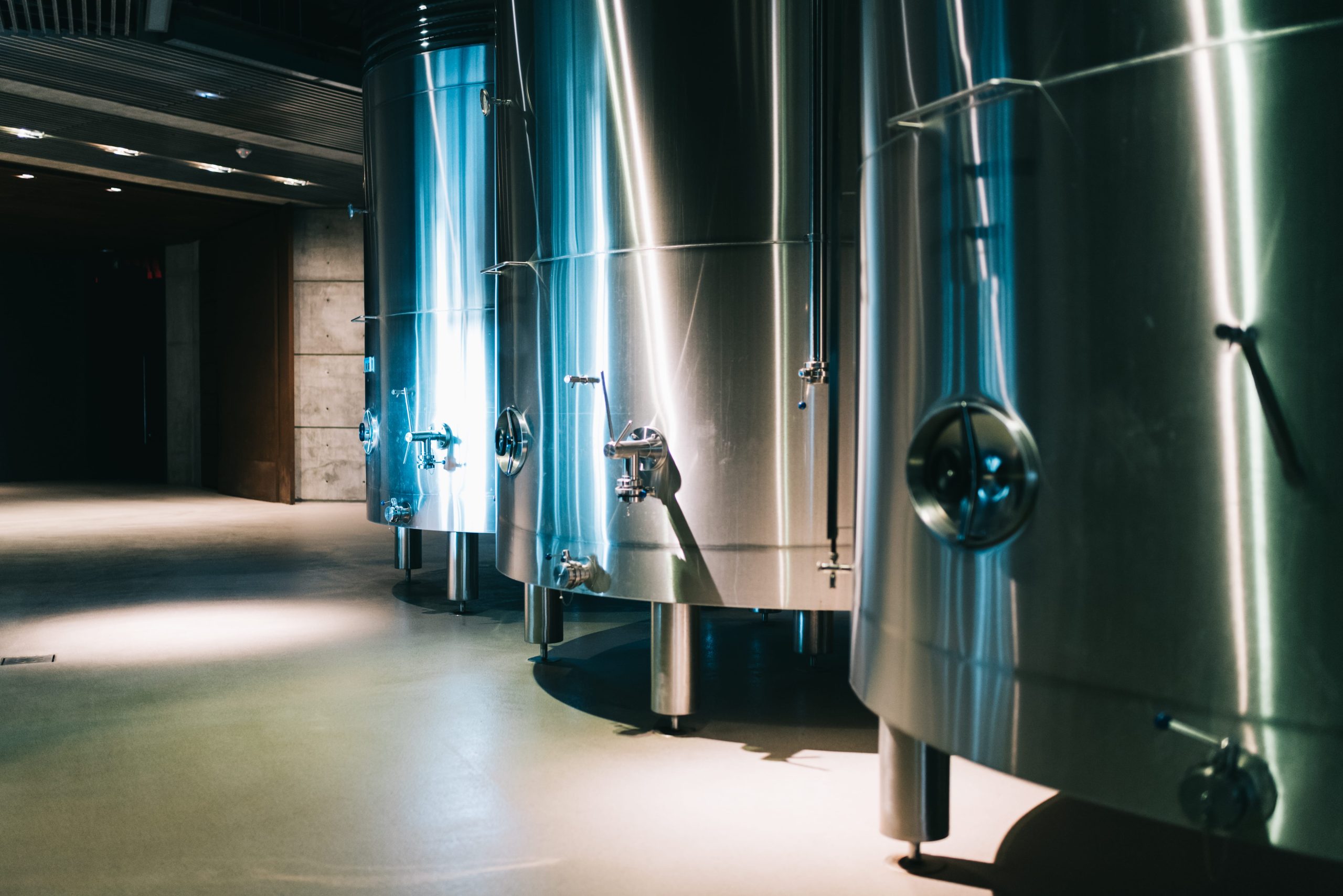 modern-winery-with-big-steel-barrels (1)